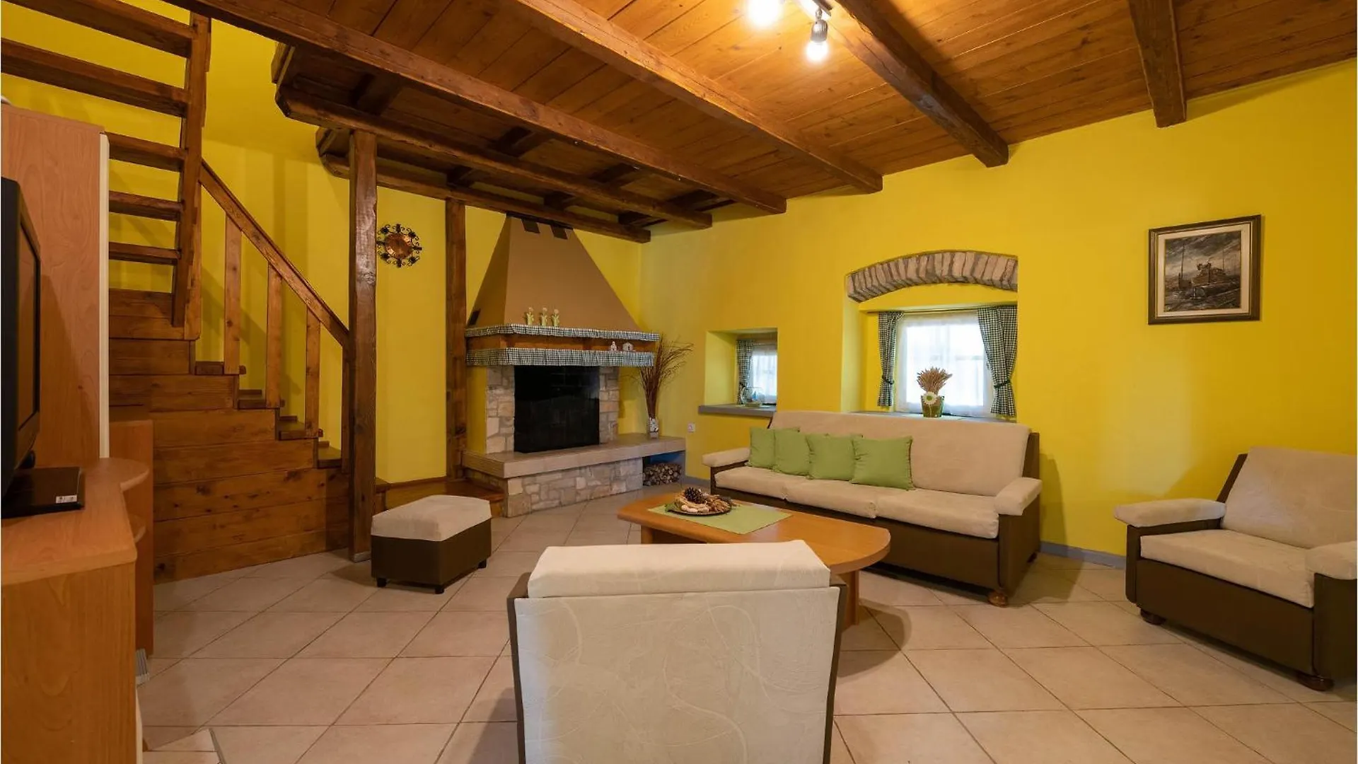 2 Bedroom Stunning Home In Sarici Holiday home