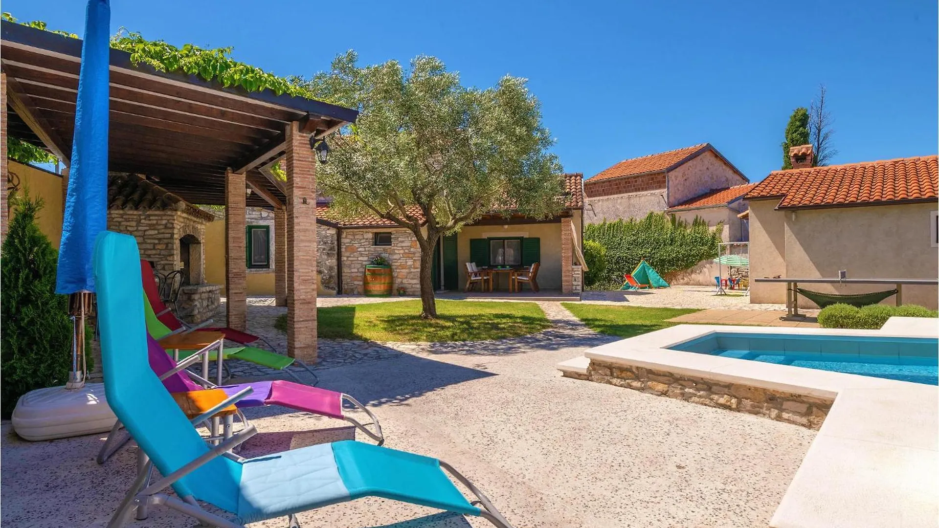 2 Bedroom Stunning Home In Sarici Croatia