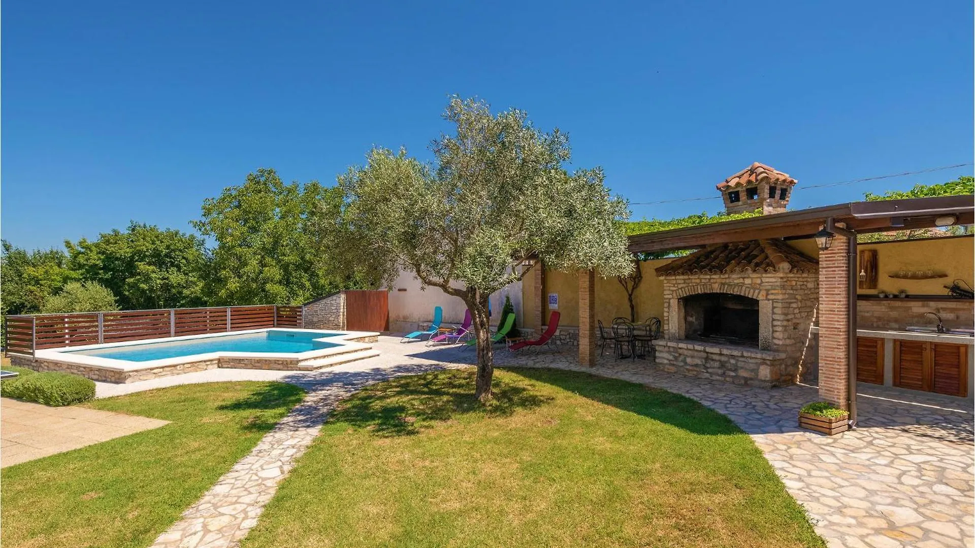 2 Bedroom Stunning Home In Sarici Holiday home