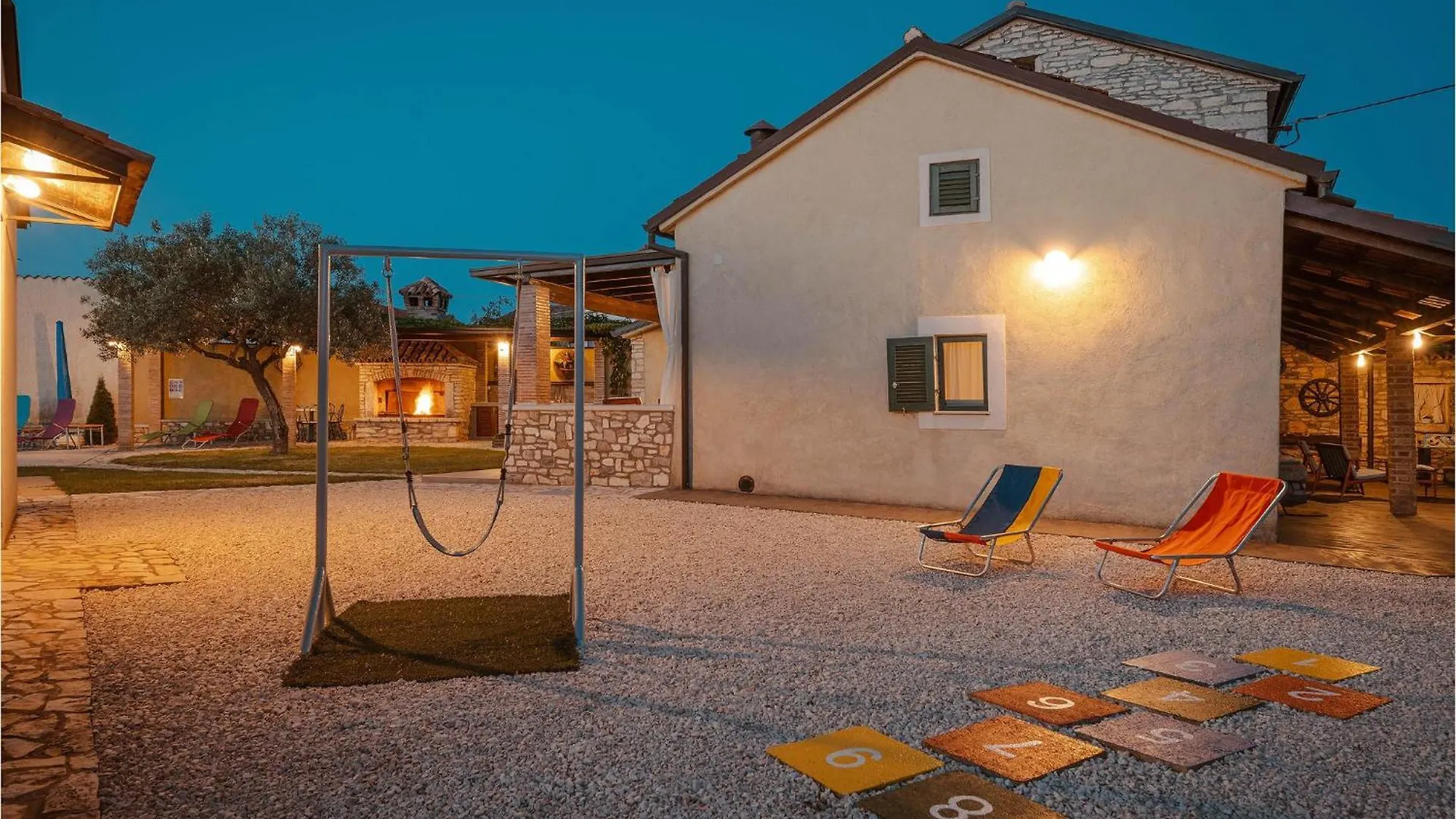 2 Bedroom Stunning Home In Sarici