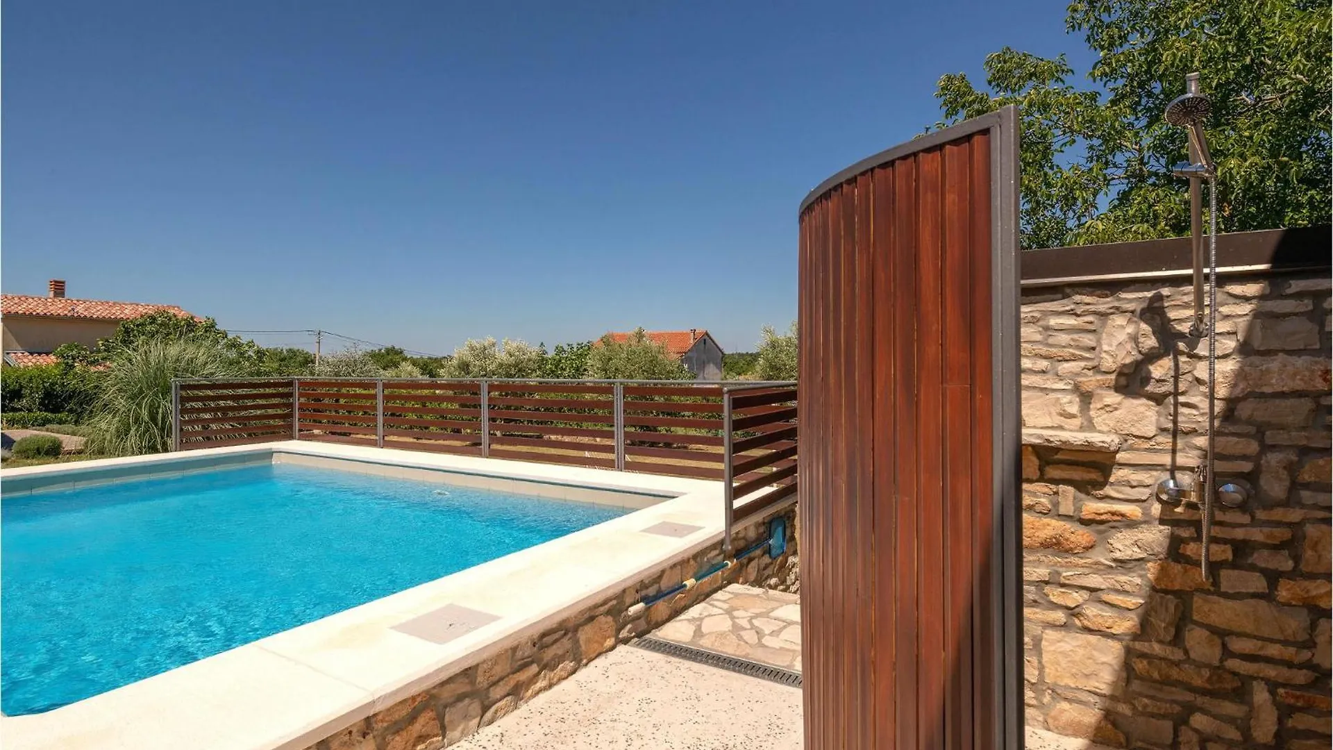 2 Bedroom Stunning Home In Sarici Holiday home