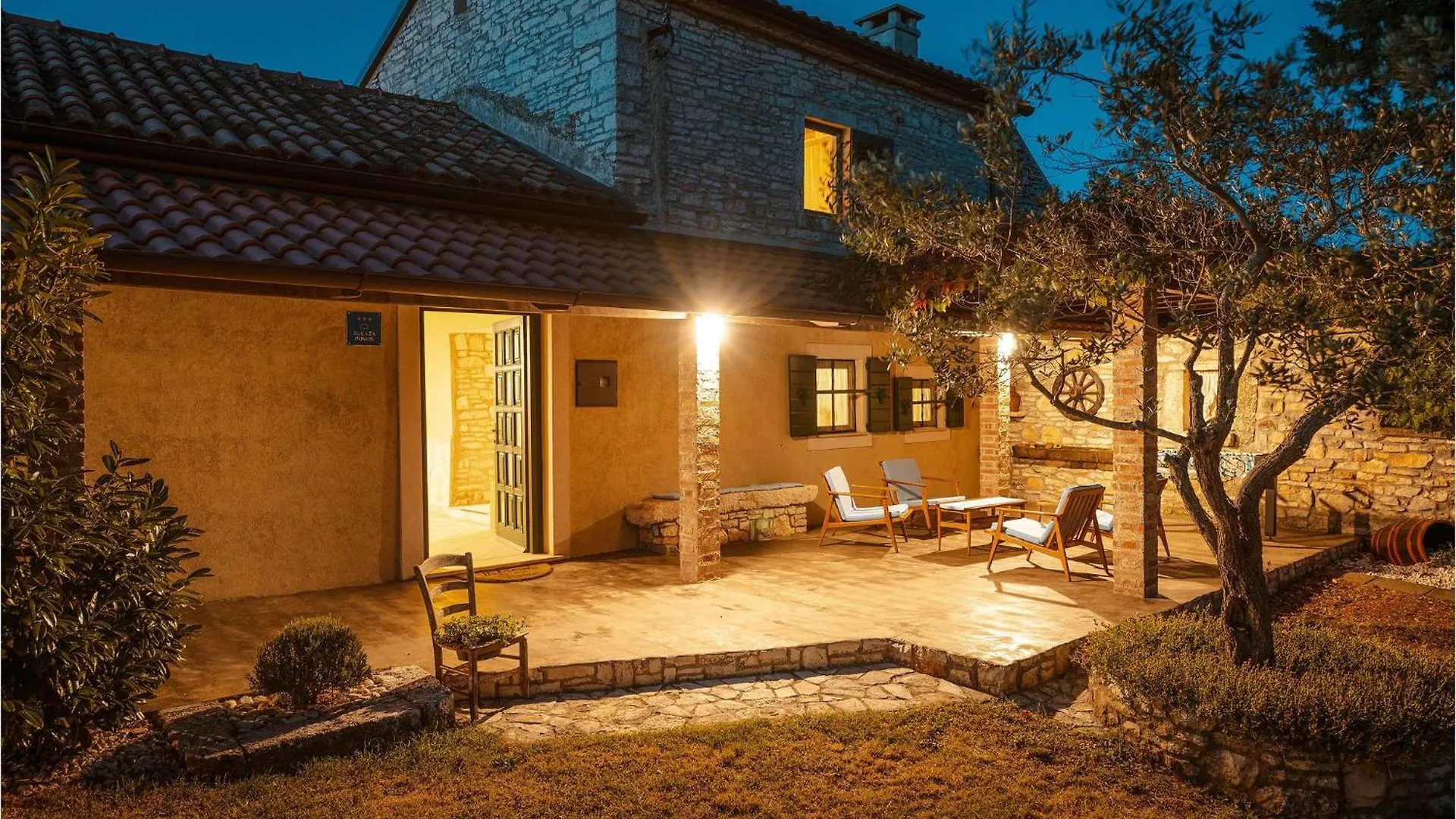 2 Bedroom Stunning Home In Sarici 0*, Sarići