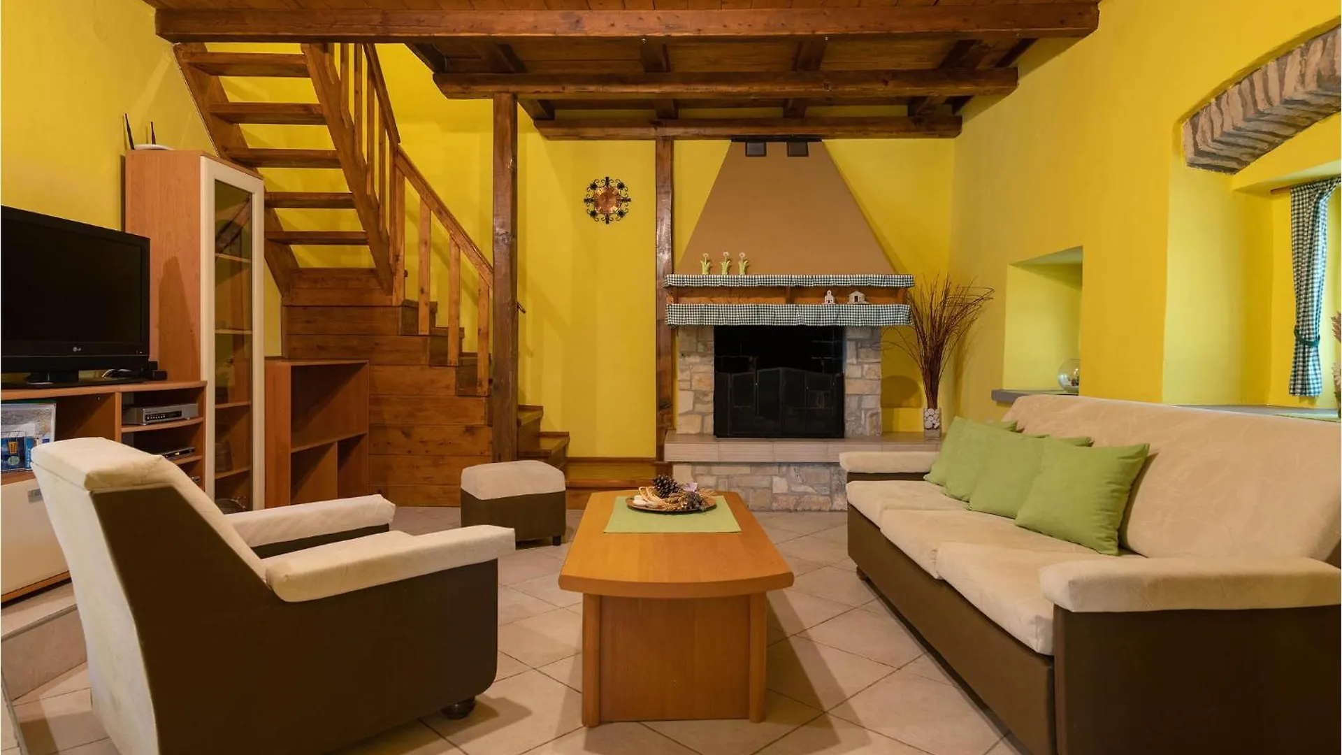 2 Bedroom Stunning Home In Sarici 0*, Sarići